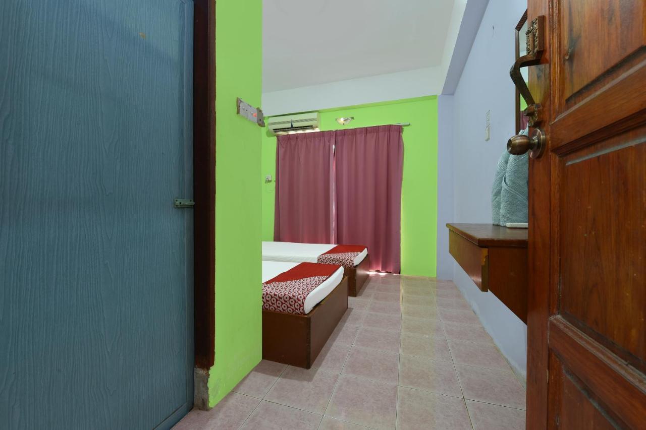 Oyo 90565 Teresek View Motel Kuala Tahan Eksteriør billede