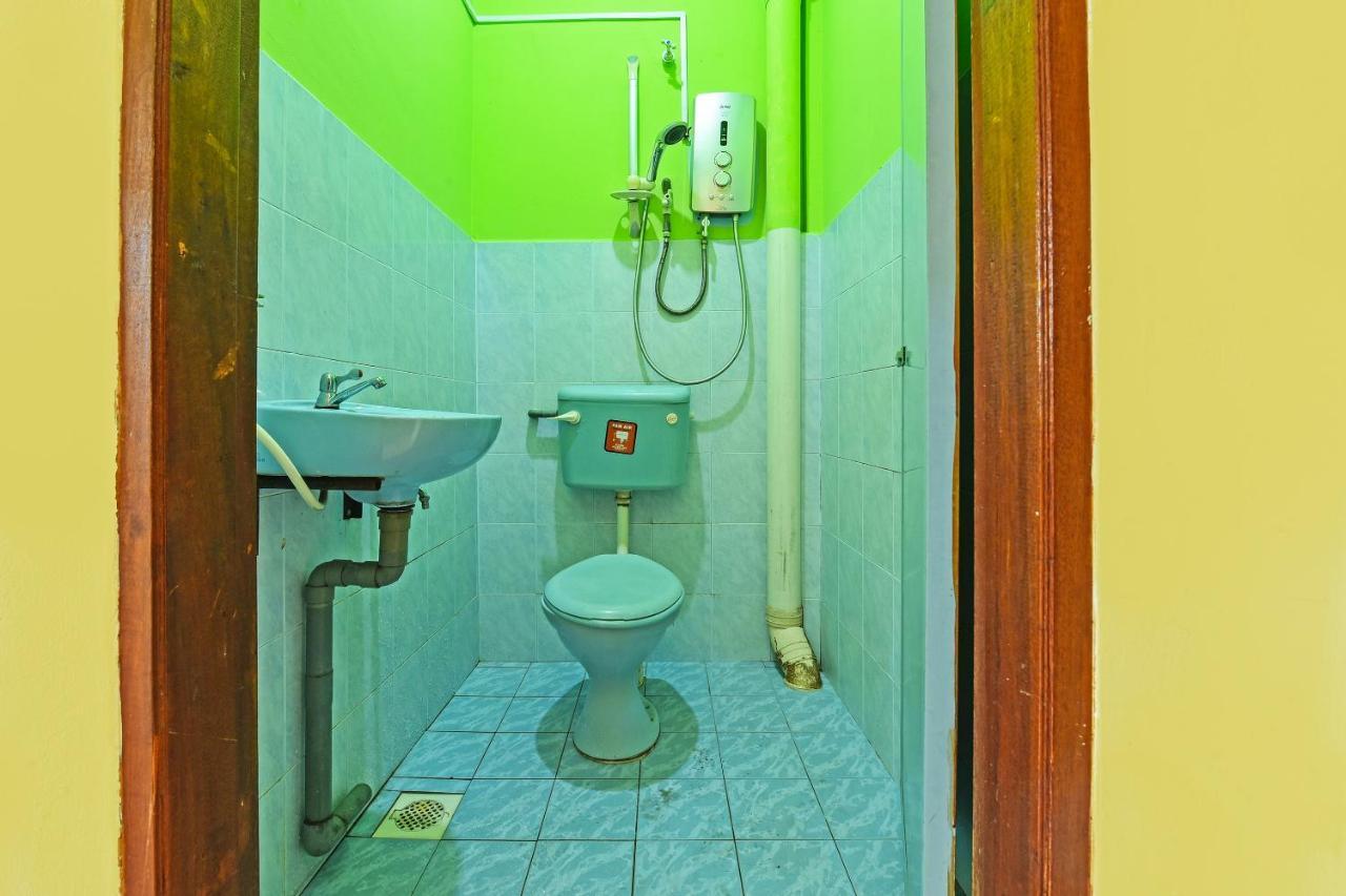 Oyo 90565 Teresek View Motel Kuala Tahan Eksteriør billede